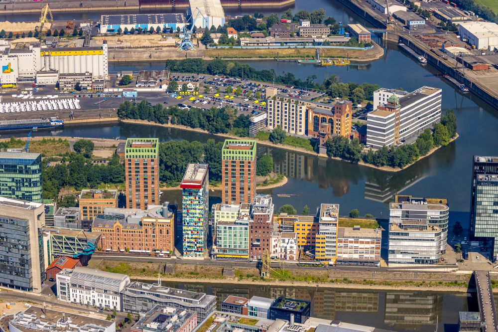 Düsseldorf von oben - Baustelle zum Neubau einer Mehrfamilienhaus-Wohnanlage Win Win der FRANKONIA Eurobau AG in Düsseldorf im Bundesland Nordrhein-Westfalen, Deutschland