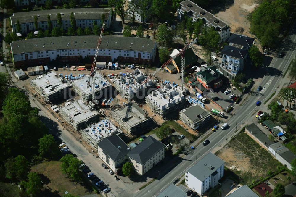 Luftaufnahme Teltow - Baustelle zum Neubau einer Mehrfamilienhaus-Wohnanlage Wohnanlage Striewitzweg in Teltow im Bundesland Brandenburg, Deutschland