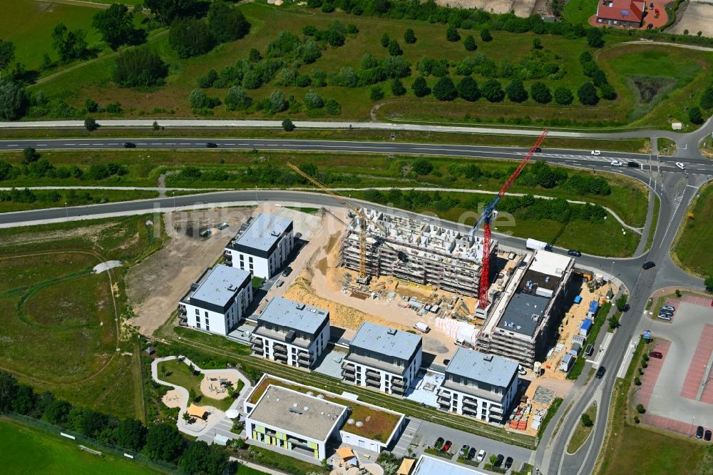 Wolfsburg aus der Vogelperspektive: Baustelle zum Neubau einer Mehrfamilienhaus-Wohnanlage Zur Wildzähnecke in Wolfsburg im Bundesland Niedersachsen, Deutschland