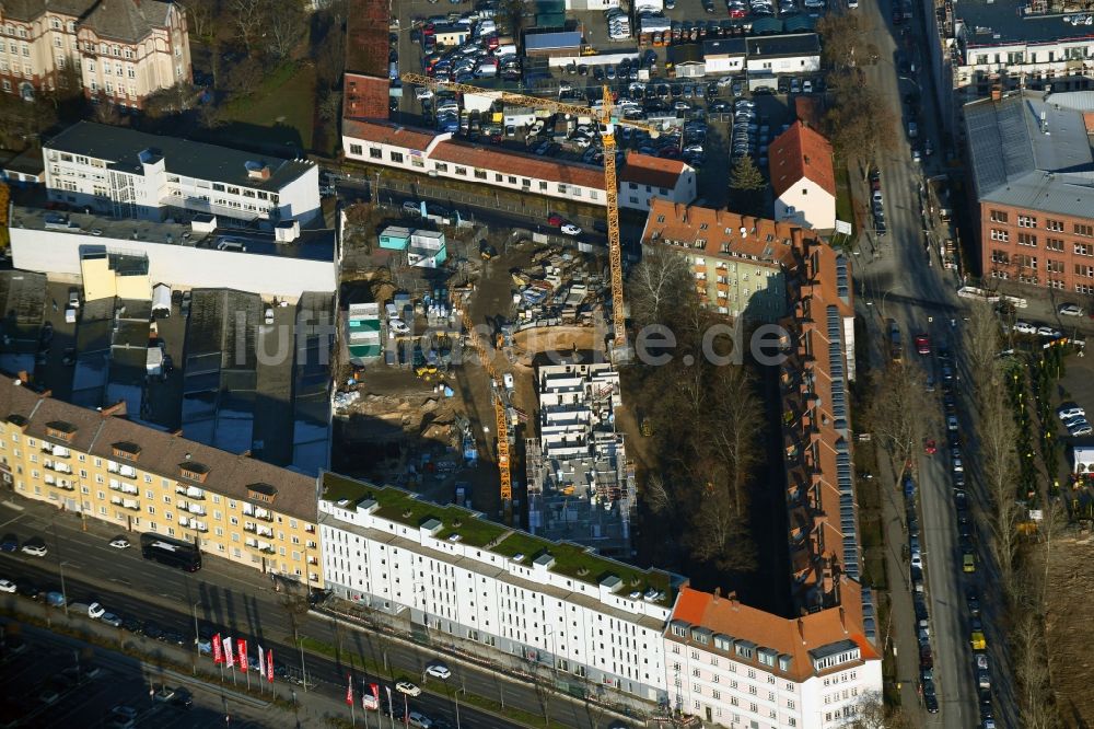 Berlin aus der Vogelperspektive: Baustelle zum Neubau einer Mehrfamilienhaus-Wohnhauses im Ortsteil Schöneberg in Berlin, Deutschland
