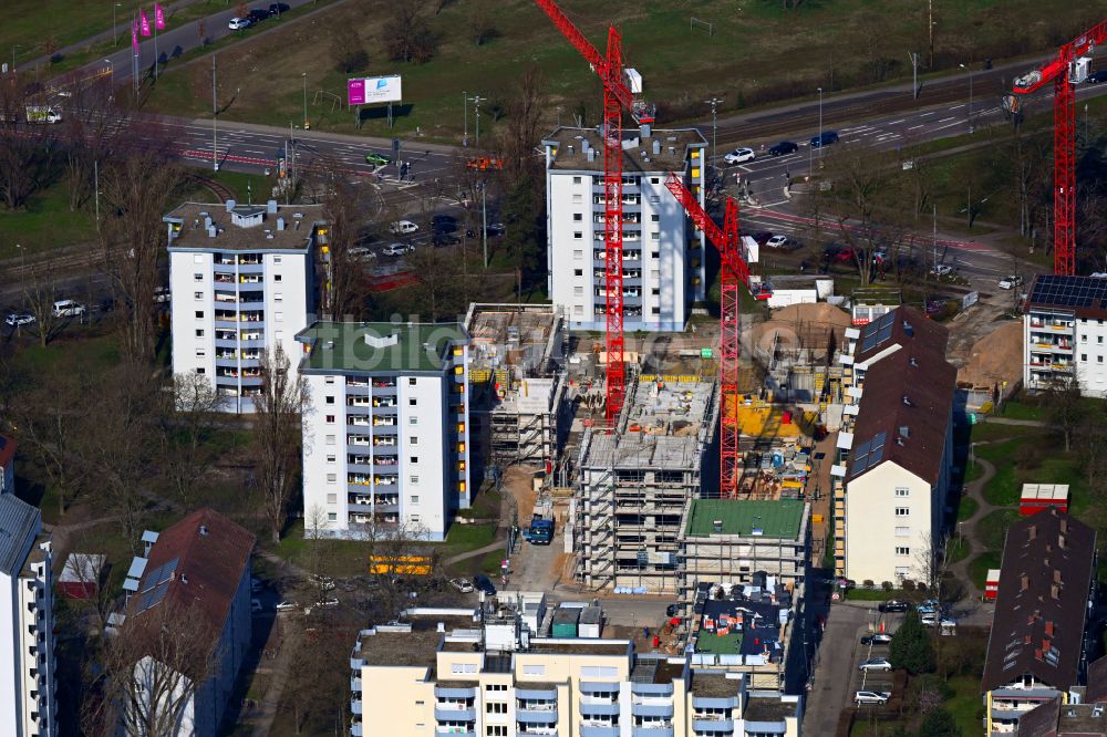 Luftbild Karlsruhe - Baustelle zum Neubau einer Mehrfamilienhaus-Wohnhauses im Rintheimer Feld in Karlsruhe im Bundesland Baden-Württemberg, Deutschland