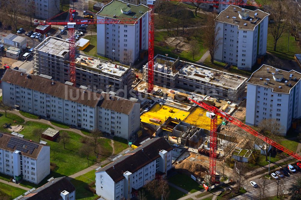 Luftaufnahme Karlsruhe - Baustelle zum Neubau einer Mehrfamilienhaus-Wohnhauses im Rintheimer Feld in Karlsruhe im Bundesland Baden-Württemberg, Deutschland