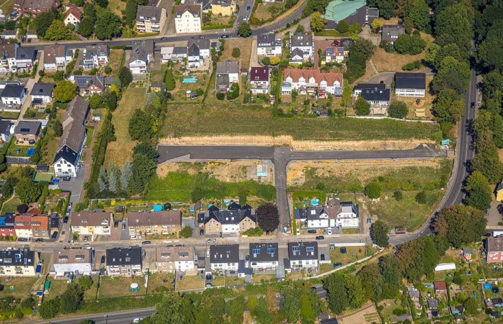 Luftaufnahme Hattingen - Baustelle zum Neubau einer Ein- und Mehrfamilienhaussiedlung Winzerhöhe in Hattingen im Bundesland Nordrhein-Westfalen, Deutschland