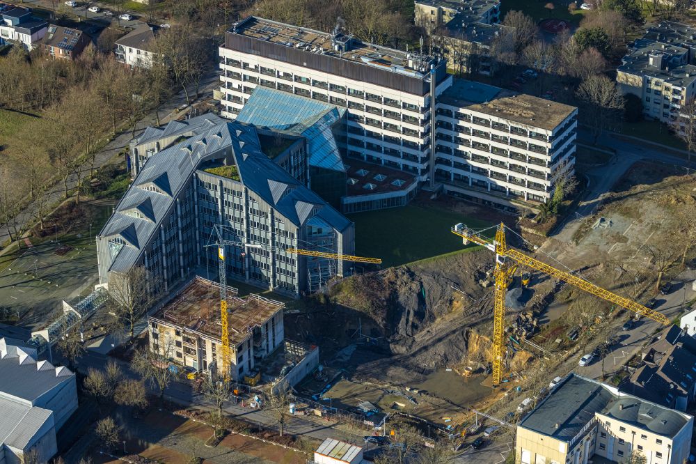 Bochum von oben - Baustelle zum Neubau von Mehrfamilienhäuser an der Paulstraße in Bochum im Bundesland Nordrhein-Westfalen, Deutschland