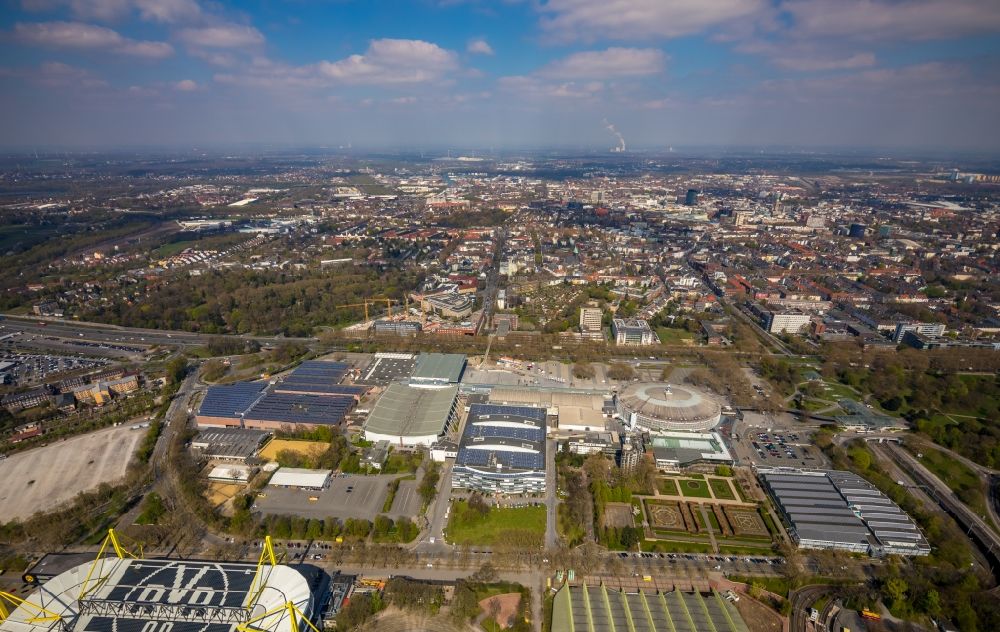 Luftaufnahme Dortmund - Baustelle zum Neubau des Messevorplatzes der Westfalenhallen Dortmund in Dortmund im Bundesland Nordrhein-Westfalen