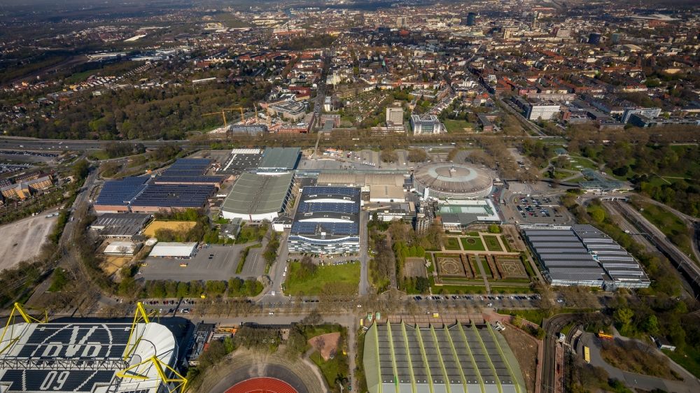 Dortmund aus der Vogelperspektive: Baustelle zum Neubau des Messevorplatzes der Westfalenhallen Dortmund in Dortmund im Bundesland Nordrhein-Westfalen
