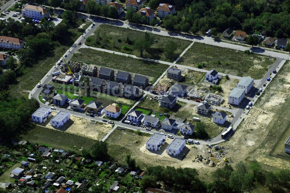 Stahnsdorf von oben - Baustelle zum Neubau eines neuen Wohngebietes an der Heinrich-Zille-Straße in Stahnsdorf im Bundesland Brandenburg