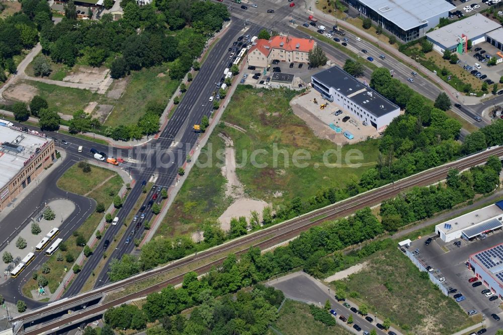 Luftaufnahme Berlin - Baustelle zum Neubau eines Orthopädiezentrum Alt Biesdorf im Ortsteil Biesdorf in Berlin, Deutschland