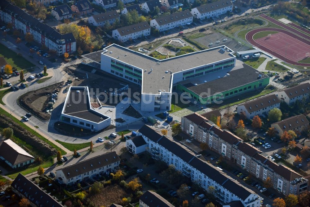 Hönow von oben - Baustelle zum Neubau eines OTZ Ortsteilzentrum zwischen der Schulstraße und der Marderstraße in Hönow im Bundesland Brandenburg, Deutschland