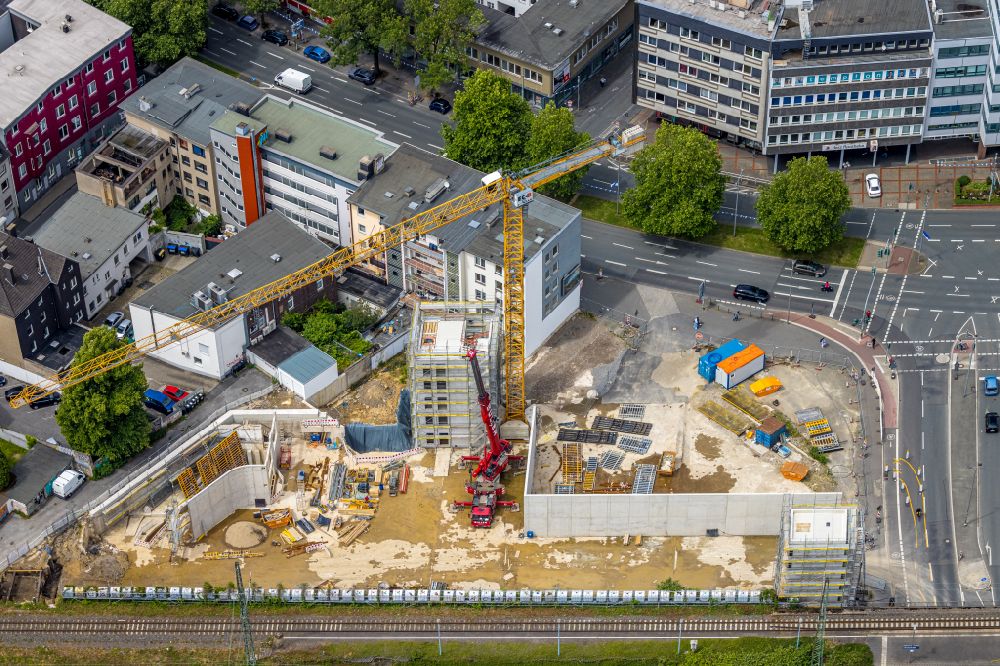 Luftaufnahme Bochum - Baustelle zum Neubau des Parkhauses am Hauptbahnhof in Bochum im Bundesland Nordrhein-Westfalen, Deutschland