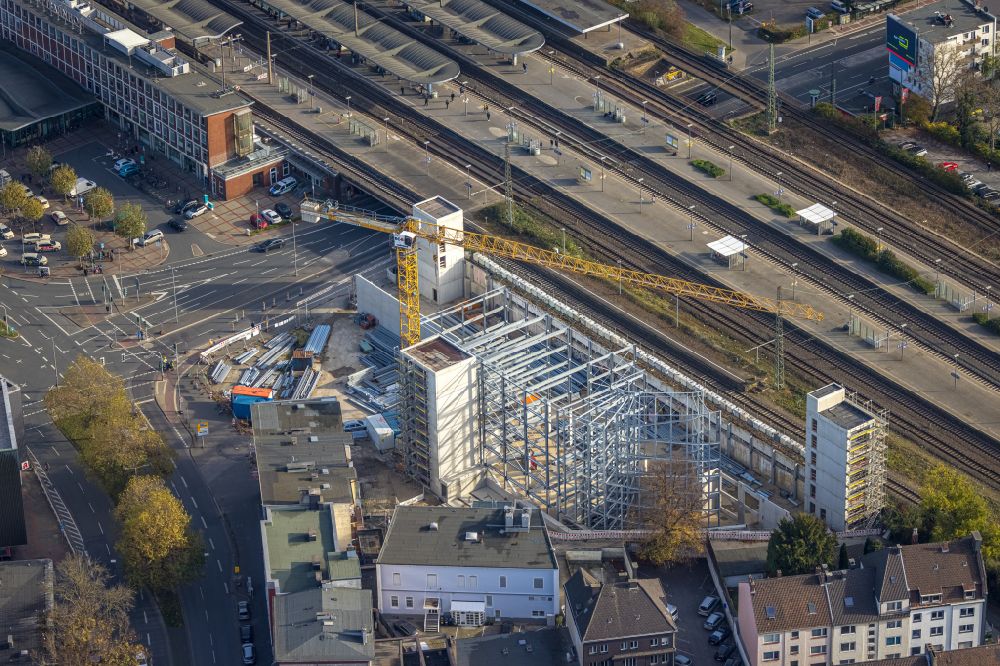 Luftaufnahme Bochum - Baustelle zum Neubau des Parkhauses am Hauptbahnhof in Bochum im Bundesland Nordrhein-Westfalen, Deutschland