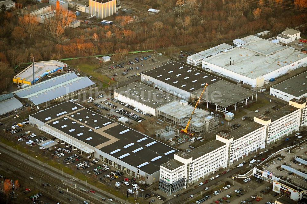 Luftaufnahme Berlin - Baustelle zum Neubau des Parkhauses Meeraner Straße - Rhinstraße in Berlin, Deutschland