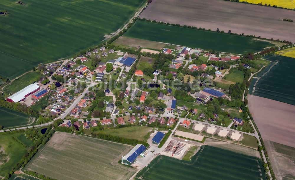 Luftbild Fehmarn - Baustelle zum Neubau eines Reitstall - Reiterhof in Staberdorf in Fehmarn im Bundesland Schleswig-Holstein, Deutschland