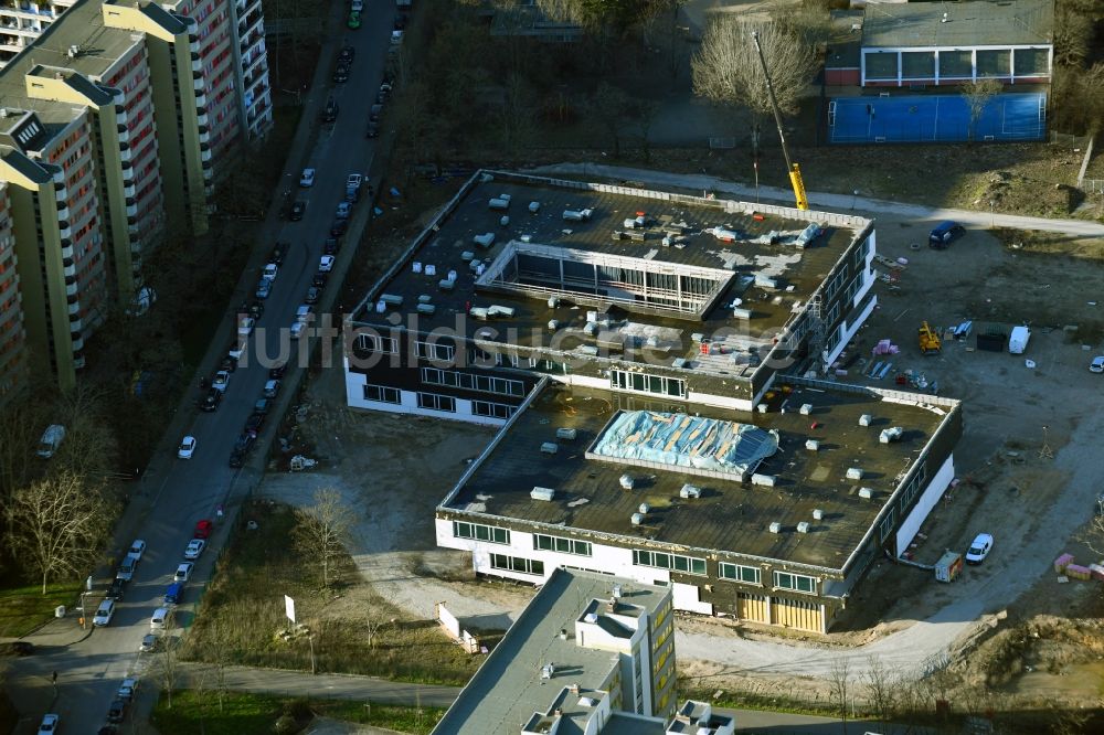 Berlin von oben - Baustelle zum Neubau des Schul- Gebäudes Leonardo-da-Vinci - Gymnasium im Ortsteil Buckow in Berlin, Deutschland