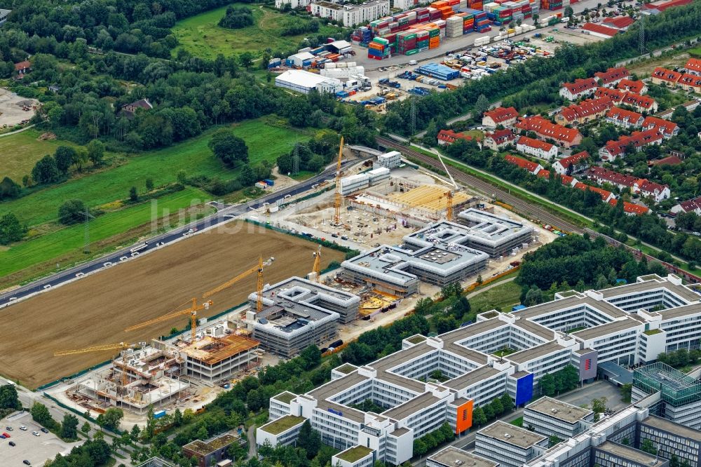 Unterföhring aus der Vogelperspektive: Baustelle zum Neubau des Schulcampus in Unterföhring im Bundesland Bayern, Deutschland