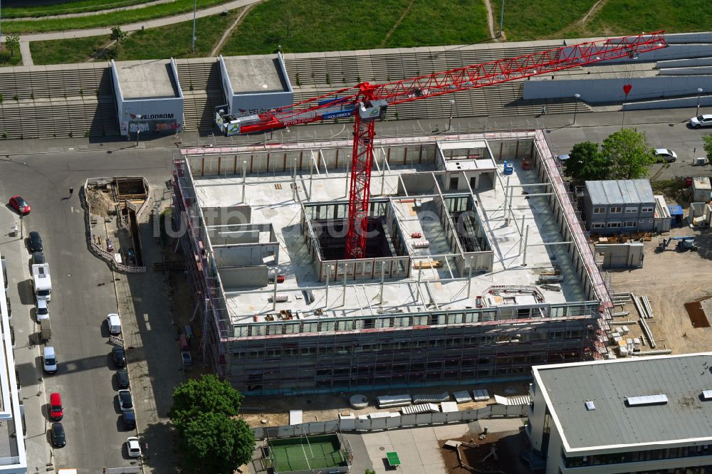 Berlin von oben - Baustelle zum Neubau des Schulgebäudes 48. Grundschule im Ortsteil Prenzlauer Berg in Berlin, Deutschland