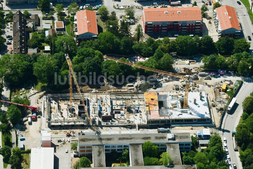 Luftbild München - Baustelle zum Neubau des Schulgebäudes der Bernaysschule in München im Bundesland Bayern, Deutschland