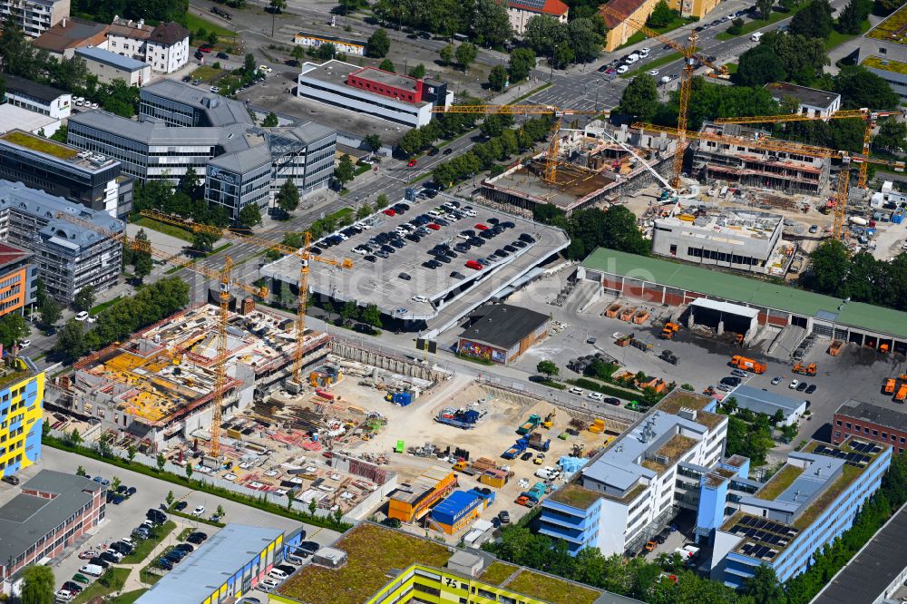 München von oben - Baustelle zum Neubau des Schulgebäudes Gmunder Straße - Aidenbachstraße in München im Bundesland Bayern, Deutschland
