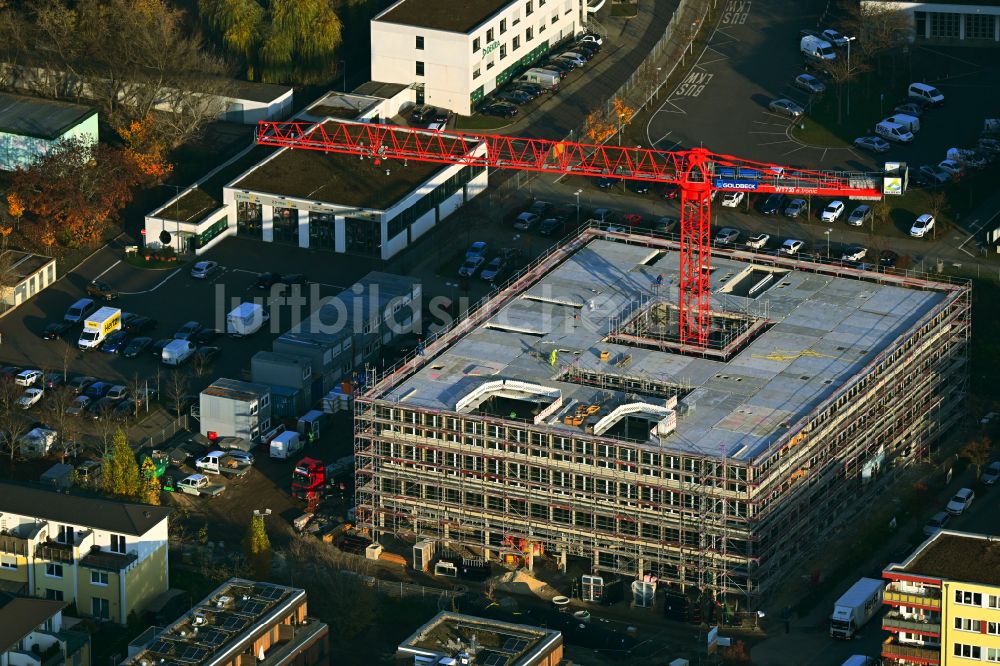 Luftbild Berlin - Baustelle zum Neubau des Schulgebäudes einer Grundschule in Berlin, Deutschland