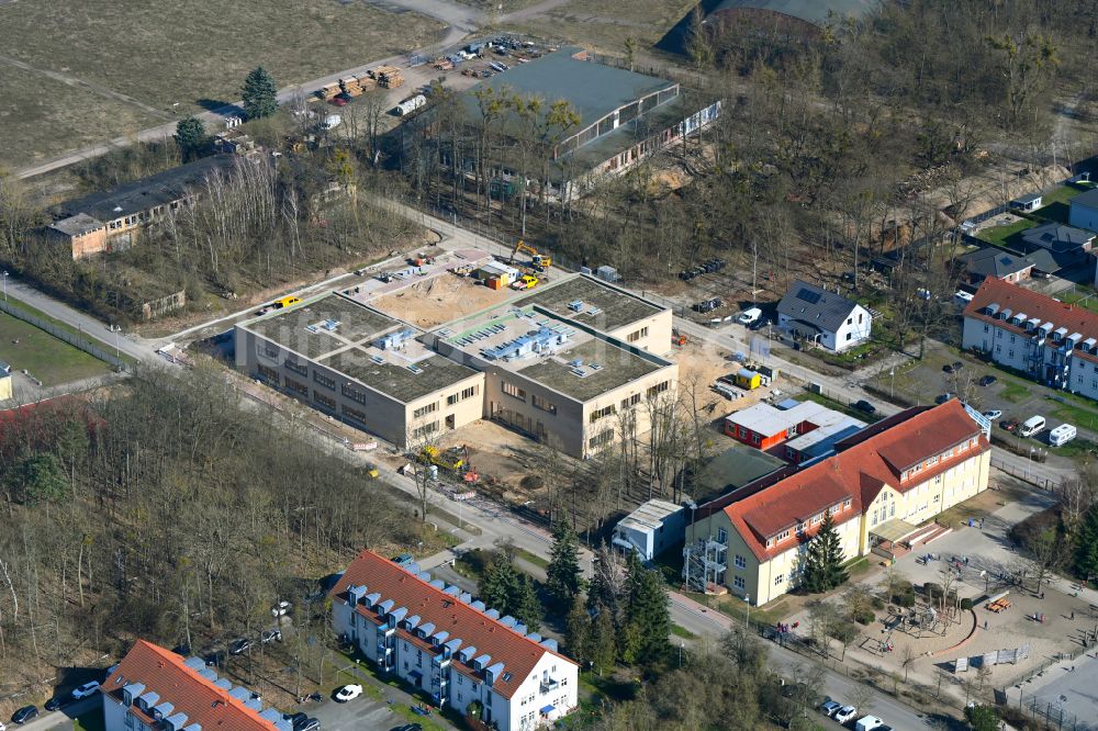Werneuchen von oben - Baustelle zum Neubau des Schulgebäudes Grundschule Im Rosenpark in Werneuchen im Bundesland Brandenburg, Deutschland