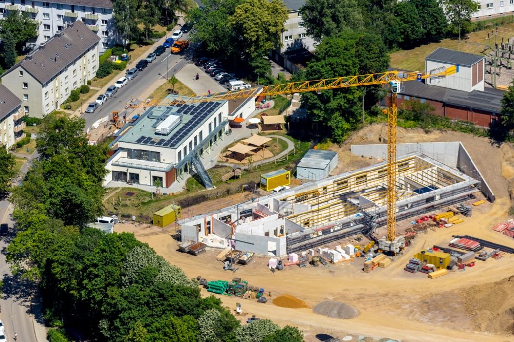 Velbert von oben - Baustelle zum Neubau des Schulgebäudes an der Kastanienallee in Velbert im Bundesland Nordrhein-Westfalen, Deutschland