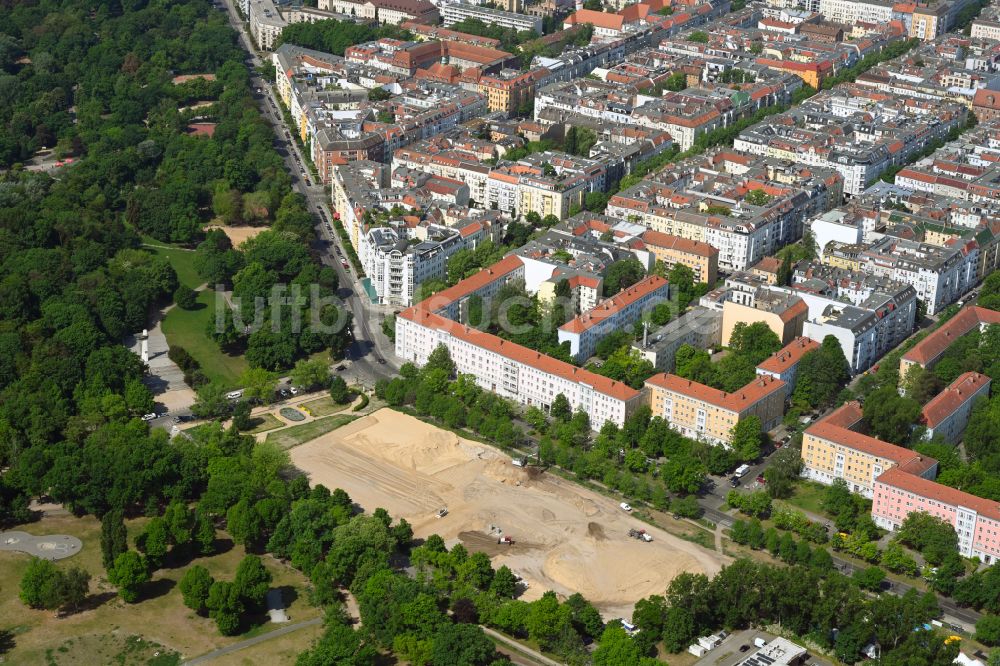 Luftaufnahme Berlin - Baustelle zum Neubau des Schulgebäudes Kniprodestraße in Berlin, Deutschland