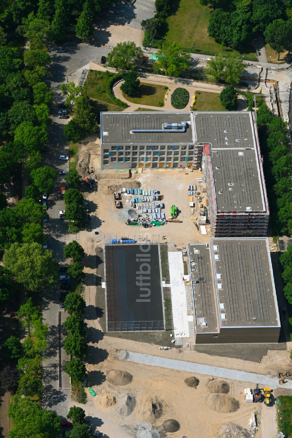 Luftbild Berlin - Baustelle zum Neubau des Schulgebäudes Kniprodestraße in Berlin, Deutschland