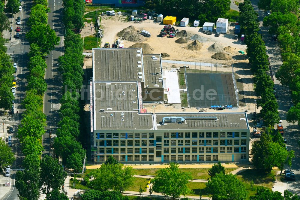 Berlin von oben - Baustelle zum Neubau des Schulgebäudes Kniprodestraße in Berlin, Deutschland