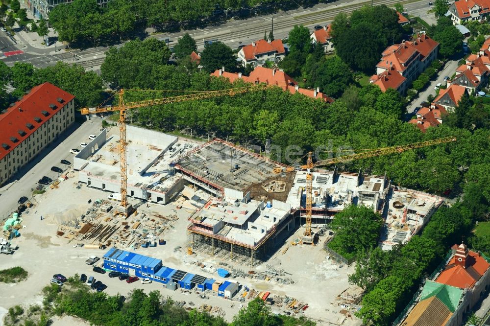 München von oben - Baustelle zum Neubau des Schulgebäudes im Kreativquartier in München im Bundesland Bayern, Deutschland