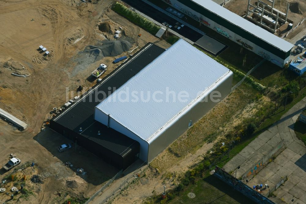 Luftaufnahme Berlin - Baustelle zum Neubau des Schulgebäudes in Mahlsdorf in Berlin, Deutschland