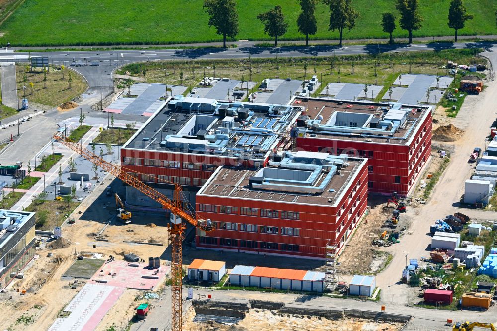 Altlandsberg von oben - Baustelle zum Neubau des Schulgebäudes Neuer Schulcampus in Altlandsberg im Bundesland Brandenburg, Deutschland