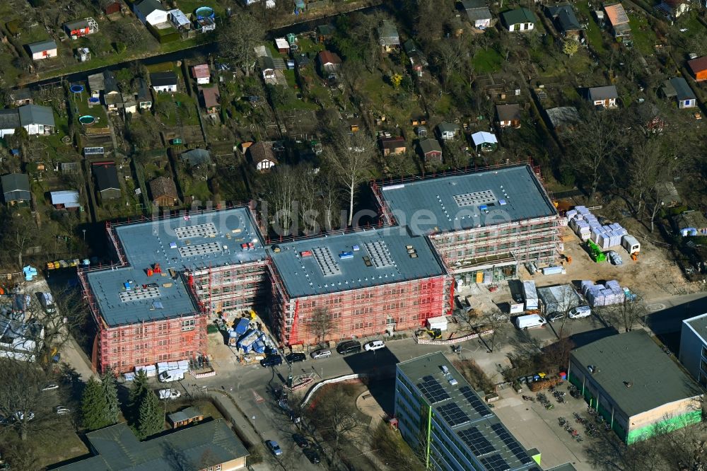 Luftbild Berlin - Baustelle zum Neubau des Schulgebäudes Panke-Schule im Ortsteil Pankow in Berlin, Deutschland