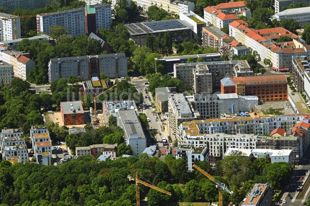 Luftbild Berlin - Baustelle zum Neubau des Schulgebäudes an der Pufendorfstraße in Berlin, Deutschland
