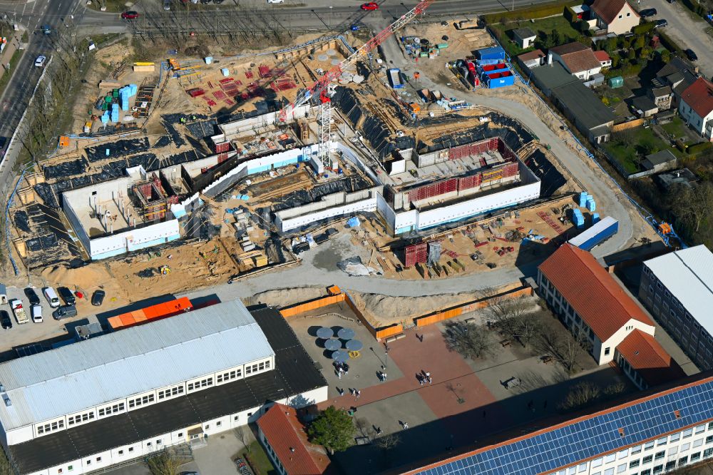 Luftbild Bernau - Baustelle zum Neubau des Schulgebäudes Schule am Kirschgarten in Bernau im Bundesland Brandenburg, Deutschland