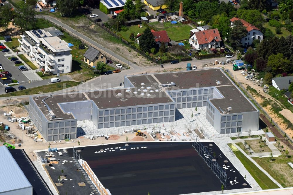 Luftbild Berlin - Baustelle zum Neubau des Schulgebäudes An der Schule im Ortsteil Mahlsdorf in Berlin, Deutschland