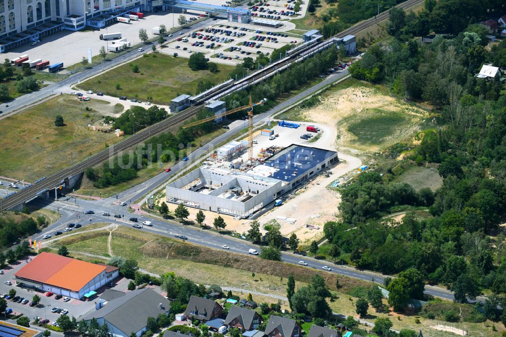Luftbild Falkensee - Baustelle zum Neubau der Schwimmhalle in Falkensee im Bundesland Brandenburg, Deutschland