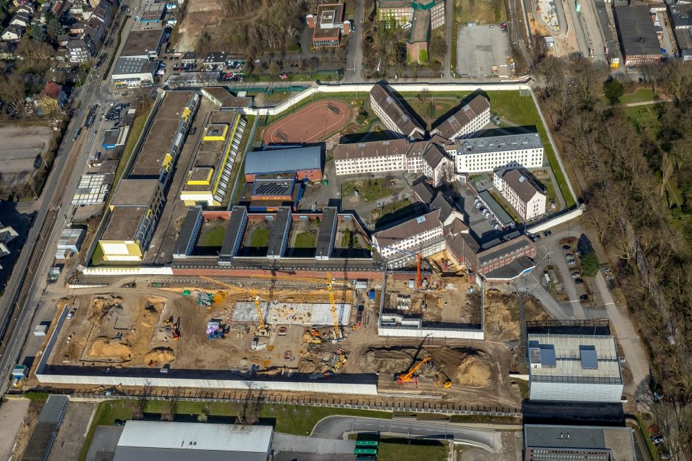Bochum von oben - Baustelle zum Neubau einer Sozialtherapeutische Anstalt ( SothA ) der Justizvollzugsanstalt JVA an der Krümmede in Bochum im Bundesland Nordrhein-Westfalen, Deutschland