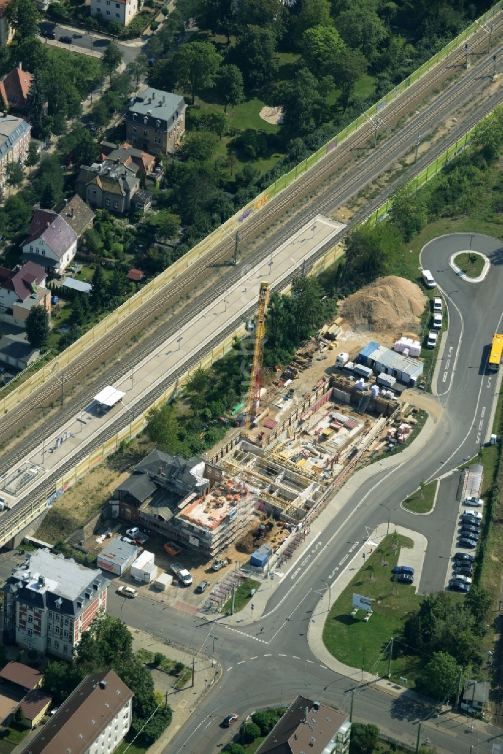 Luftbild Markkleeberg - Baustelle zum Neubau eines Sportbades und Renovierung des Bahnhofsgebäudes in Markkleeberg im Bundesland Sachsen