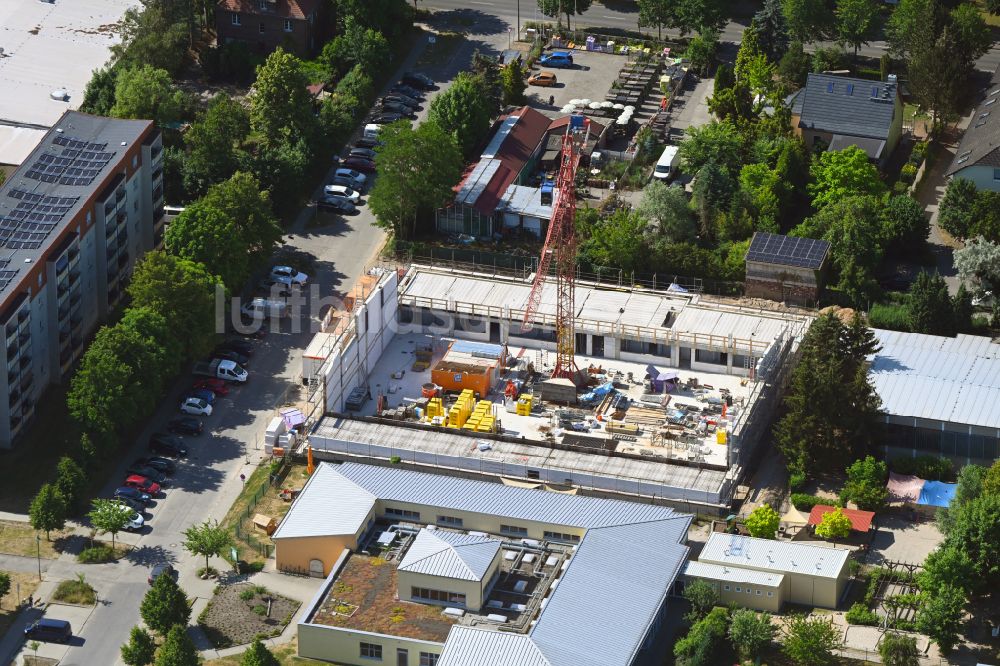 Biesenthal von oben - Baustelle zum Neubau der Sporthalle in Biesenthal im Bundesland Brandenburg, Deutschland