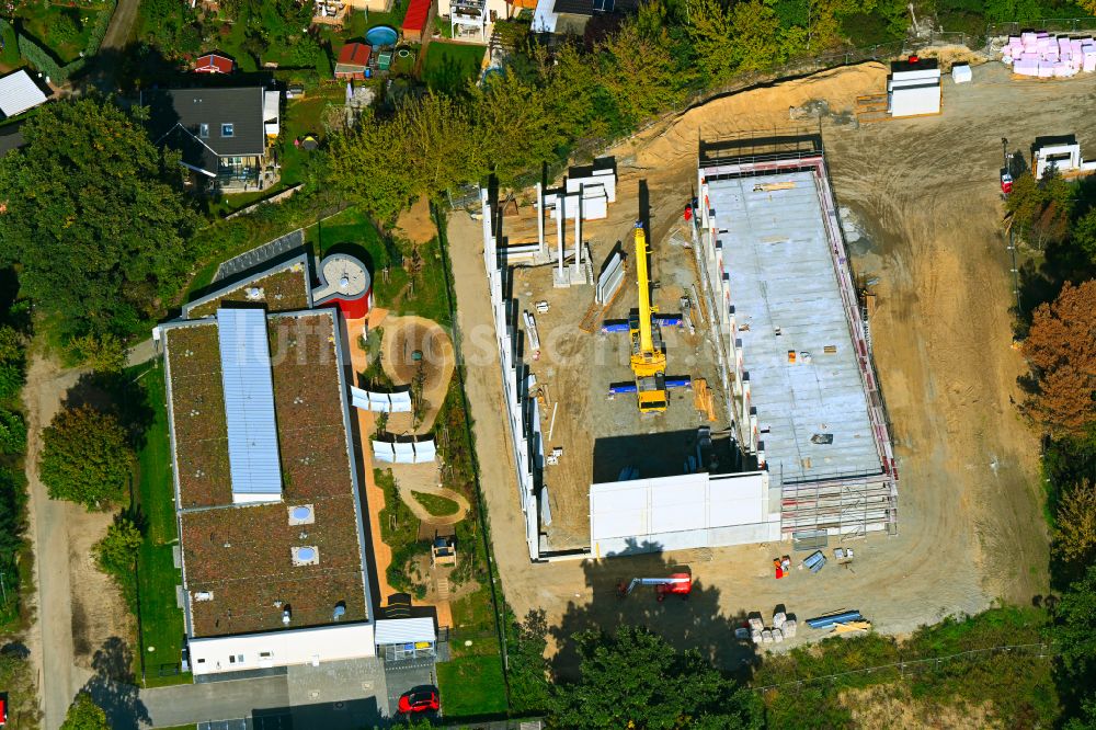Luftaufnahme Berlin - Baustelle zum Neubau der Sporthalle Typensporthalle (TSH) in Berlin, Deutschland
