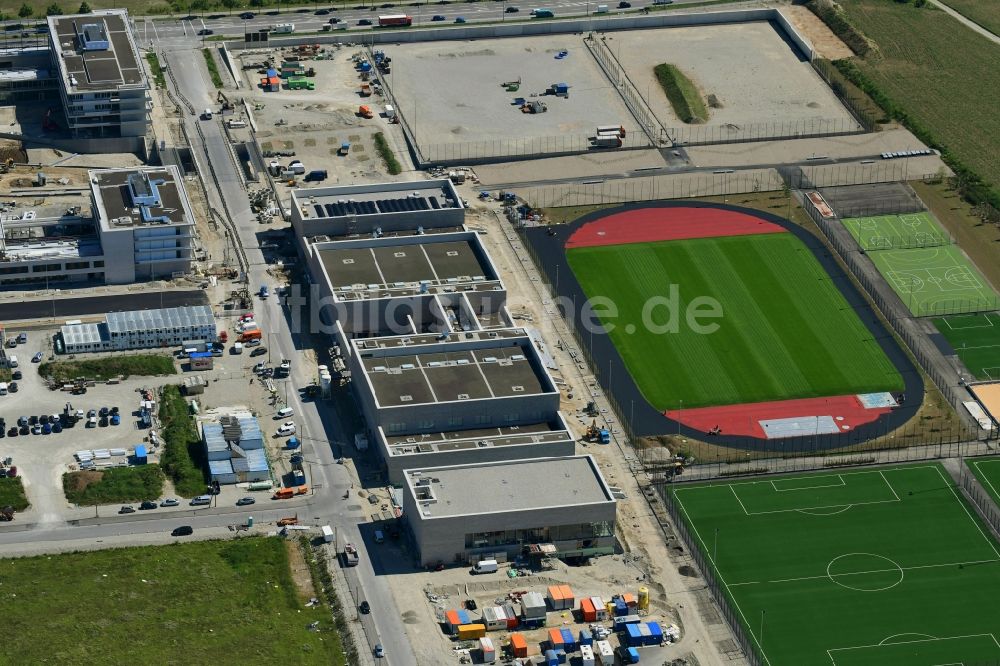 Luftbild München - Baustelle zum Neubau eines Sportpark mit Sportplätzen und Sporthallen in München im Bundesland Bayern, Deutschland