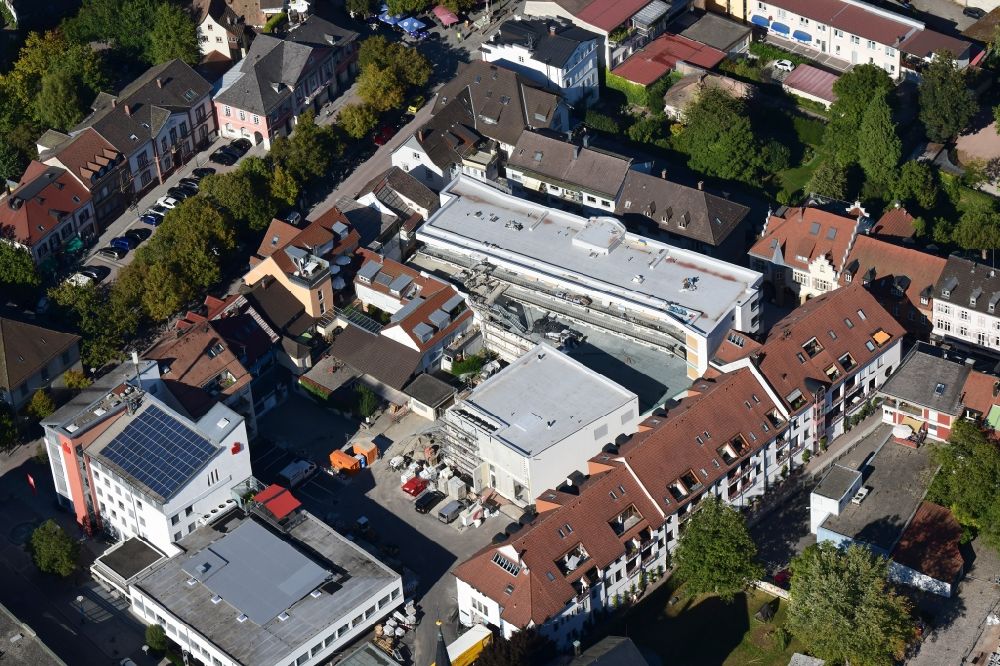 Schopfheim von oben - Baustelle zum Neubau eines Stadtquartiers Ühlin-Areal mit Wohn- und Gewerbeeinheiten in Schopfheim im Bundesland Baden-Württemberg, Deutschland