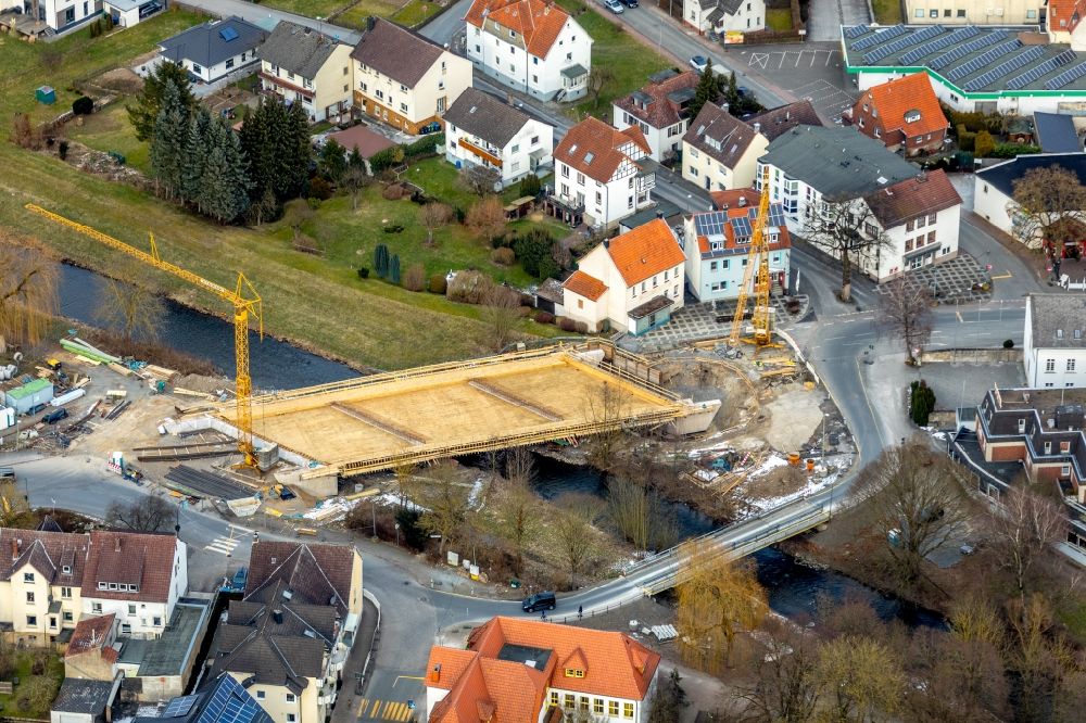 Luftbild Marsberg - Baustelle zum Neubau des Straßen- Brückenbauwerk Diemelbrücke an der Lillersstraße in Marsberg im Bundesland Nordrhein-Westfalen, Deutschland