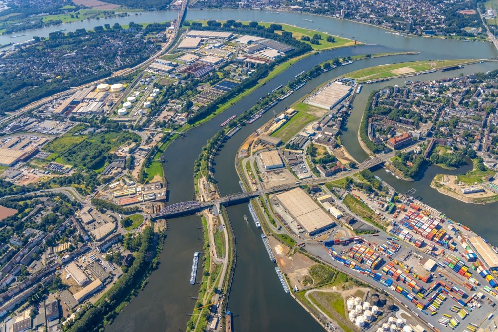 Luftbild Duisburg - Baustelle zum Neubau des Straßen- Brückenbauwerk Karl-Lehr-Brücke über den Flussverlauf der Ruhr Am Bört in Duisburg im Bundesland Nordrhein-Westfalen, Deutschland