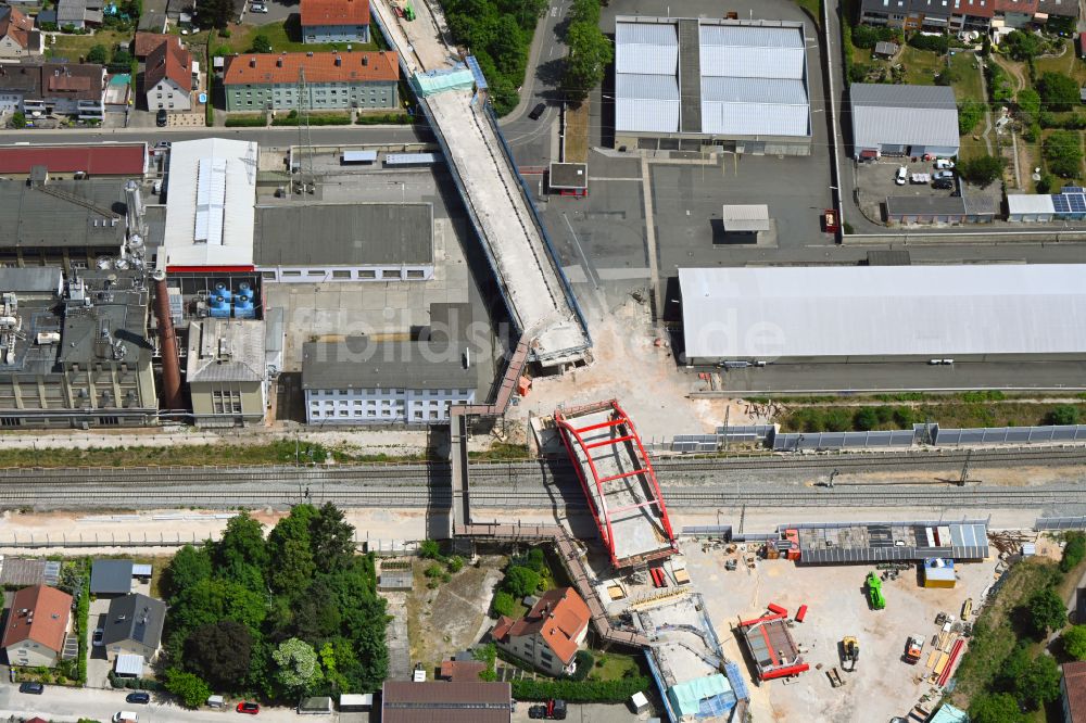 Forchheim aus der Vogelperspektive: Baustelle zum Neubau des Straßen- Brückenbauwerk Piastenbrücke in Forchheim im Bundesland Bayern, Deutschland