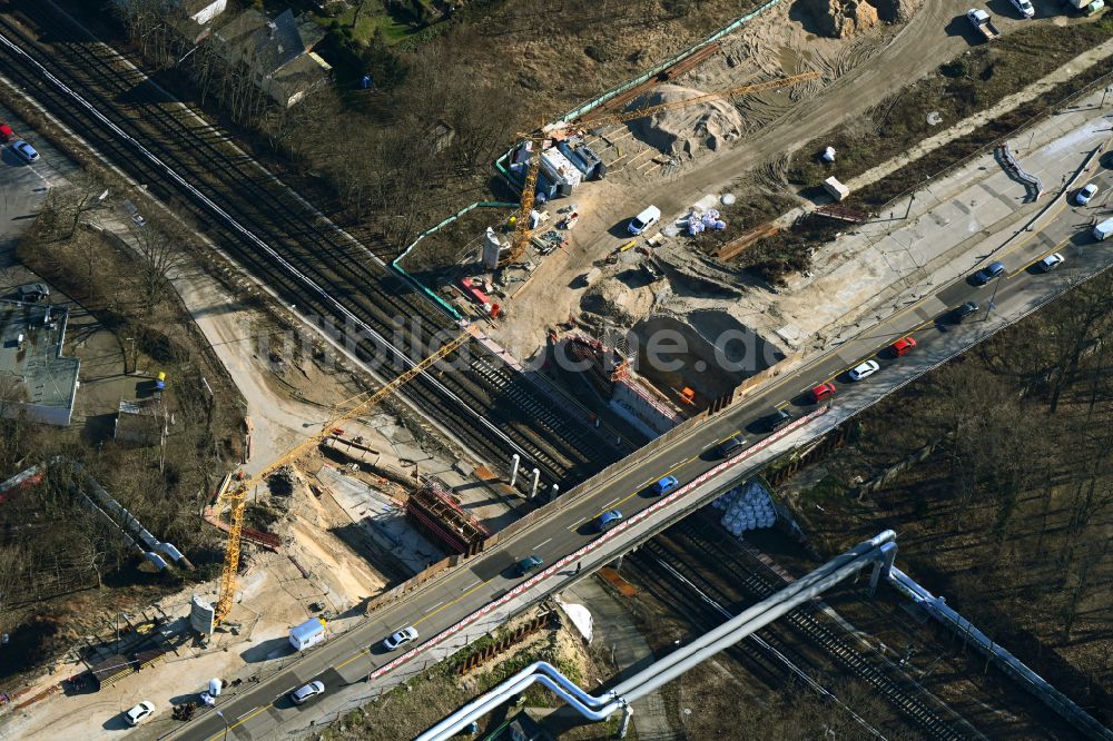 Luftbild Berlin - Baustelle zum Neubau des Straßen- Brückenbauwerk Südliche Blumberger Damm Brücke in Berlin, Deutschland
