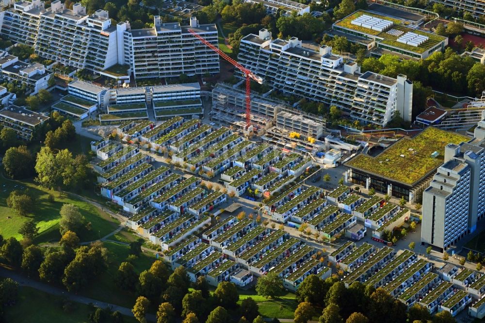 Luftbild München - Baustelle zum Neubau eines Studenten- Wohnheim - Gebäude im Olympiadorf in München im Bundesland Bayern, Deutschland