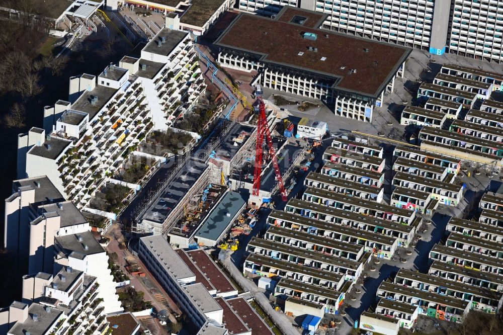 Luftbild München - Baustelle zum Neubau eines Studenten- Wohnheim - Gebäude im Olympiadorf in München im Bundesland Bayern, Deutschland