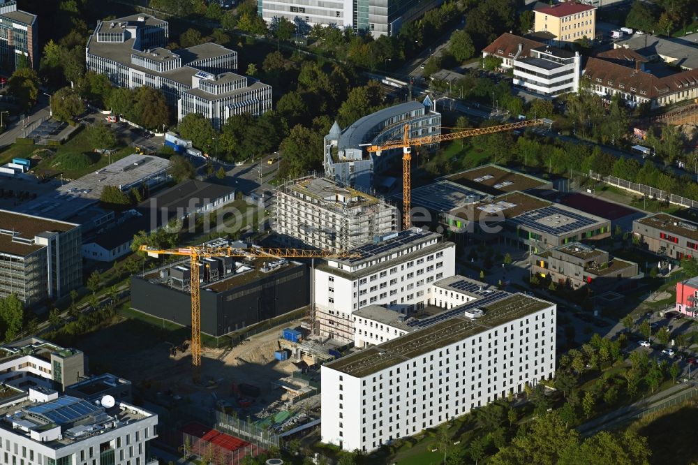München von oben - Baustelle zum Neubau eines Studenten- Wohnheim - Gebäude im Ortsteil Obersendling in München im Bundesland Bayern, Deutschland