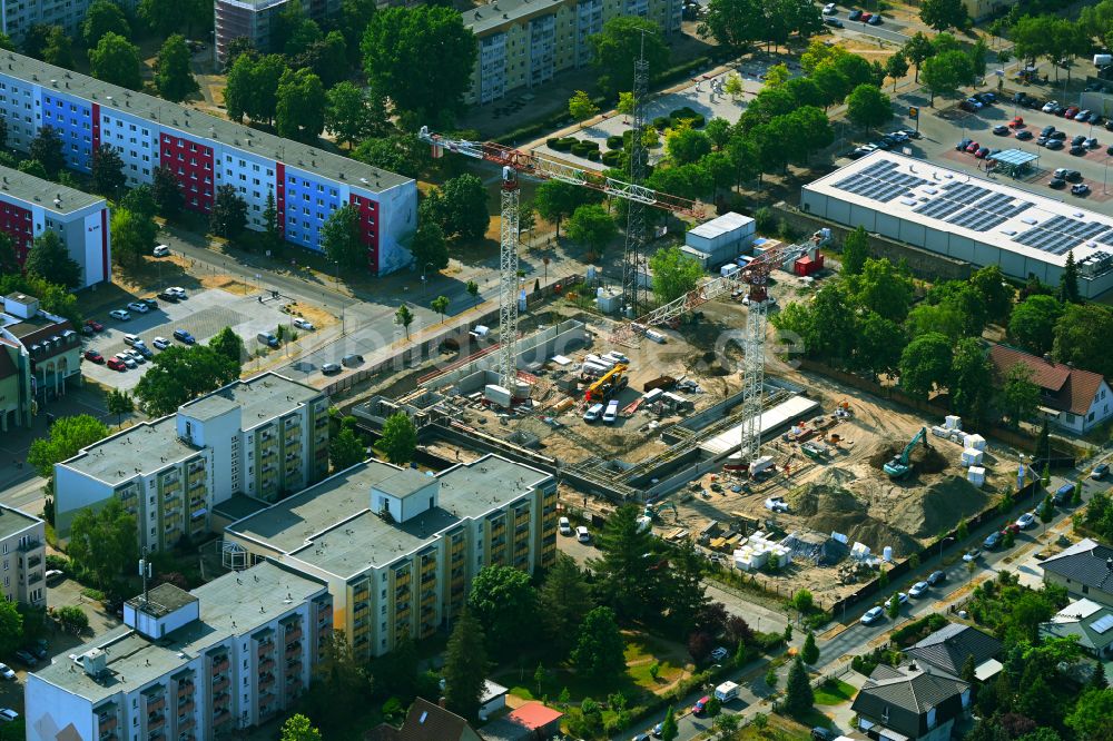 Luftaufnahme Oranienburg - Baustelle zum Neubau eines Studenten- Wohnheims an der Martin-Luther-Straße in Oranienburg im Bundesland Brandenburg, Deutschland
